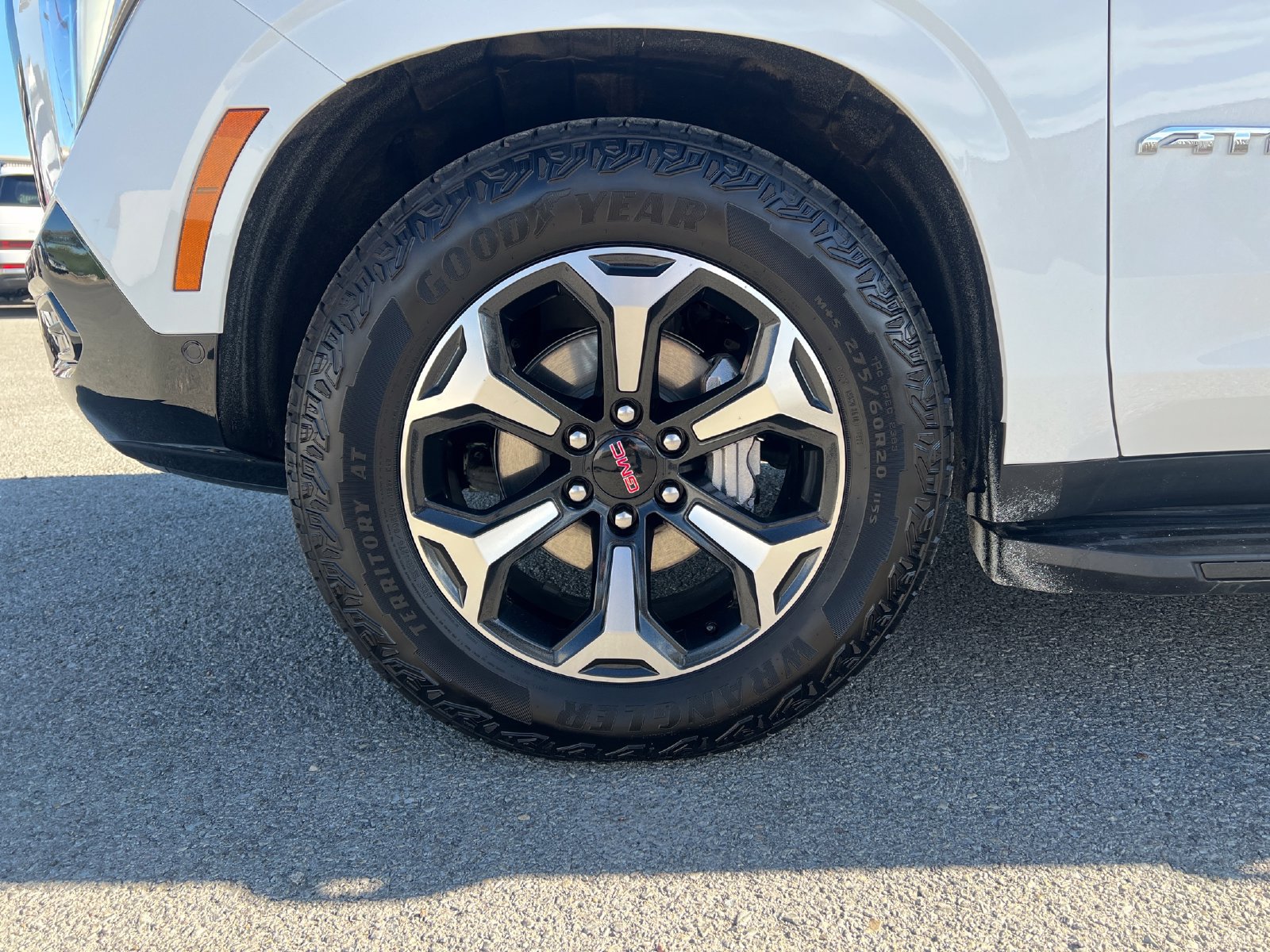 Used 2026 GMC Yukon AT4 w/ Premium Trailering Package AWD/4WD image 27