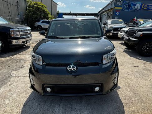 Used 2015 Scion xB FWD image 2