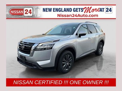 Used 2024 Nissan Pathfinder SV