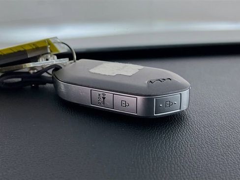 Used 2024 Kia Sorento S w/ Panoramic Sunroof Package image 36