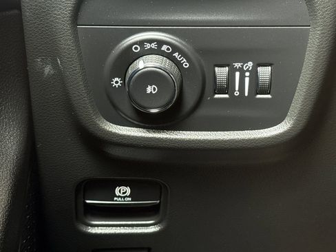 Used 2025 Jeep Grand Cherokee L Limited w/ Luxury Tech Group II AWD/4WD image 41