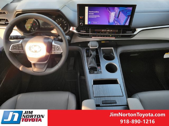 New 2026 Toyota Sienna XLE FWD image 20