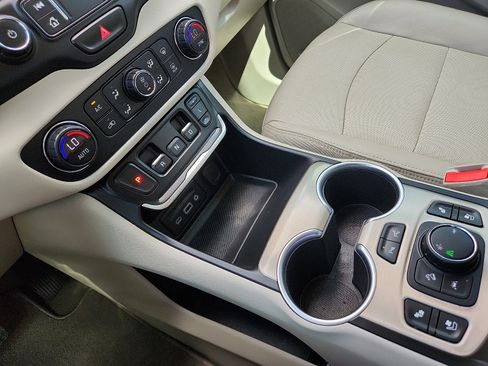 Used 2020 GMC Terrain Denali w/ Denali Premium Package FWD image 20