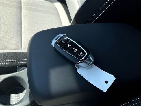 New 2025 Hyundai Venue SEL image 32