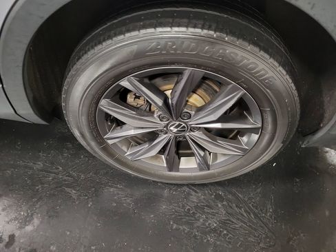 Used 2022 Volkswagen Tiguan SE AWD/4WD image 10