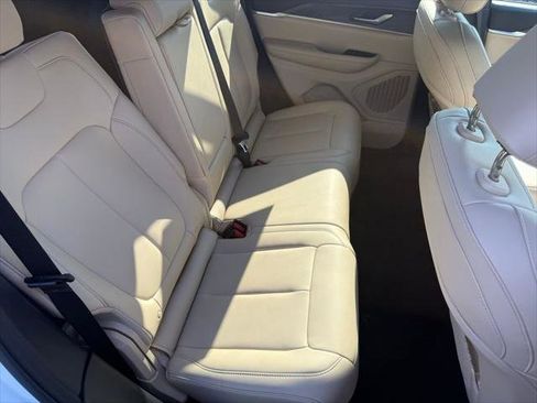 Certified 2024 Jeep Grand Cherokee Limited AWD/4WD image 52