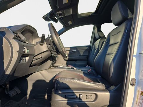 Certified 2023 Honda Ridgeline Black Edition image 12