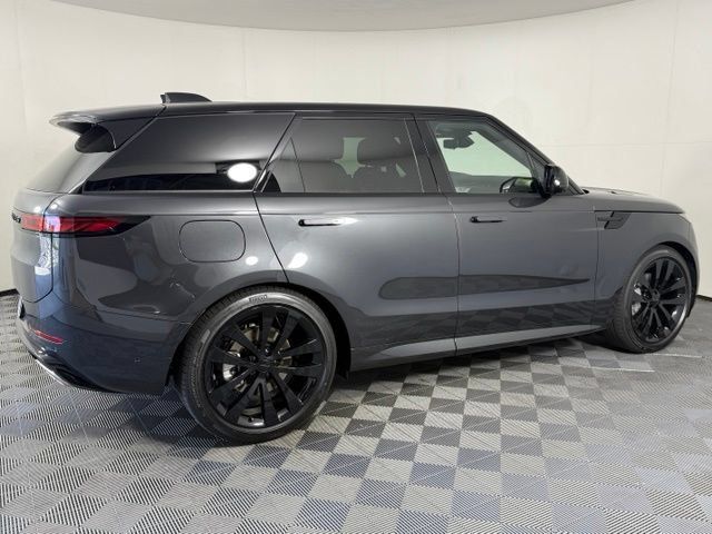 New 2027 Land Rover Range Rover Sport Dynamic SE AWD/4WD image 8