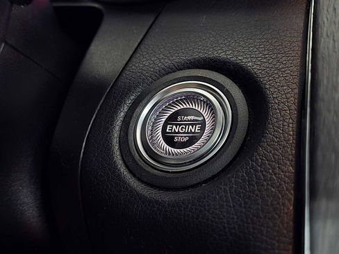 Used 2020 Mercedes-Benz GLC 300 4MATIC image 37