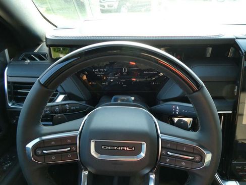 New 2026 GMC Yukon Denali w/ Denali Reserve Package AWD/4WD image 21
