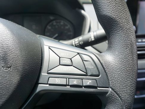 Used 2024 Nissan Altima 2.5 S FWD image 9