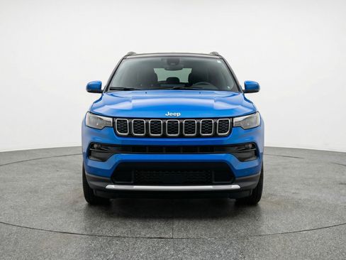 Used 2025 Jeep Compass Limited AWD/4WD image 2