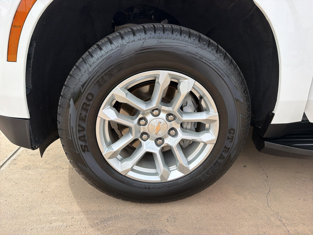 Used 2025 Chevrolet Suburban LT AWD/4WD image 20