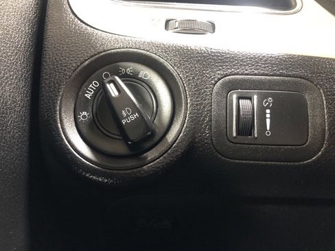 Used 2018 Dodge Journey GT image 19