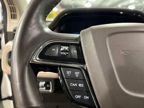 Certified 2023 Lincoln Nautilus Reserve AWD/4WD image 13