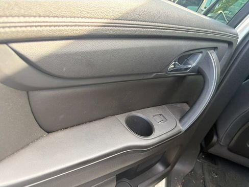 Used 2014 Chevrolet Traverse LT FWD image 16