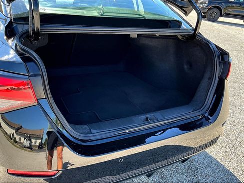 Used 2024 Nissan Sentra SV image 19