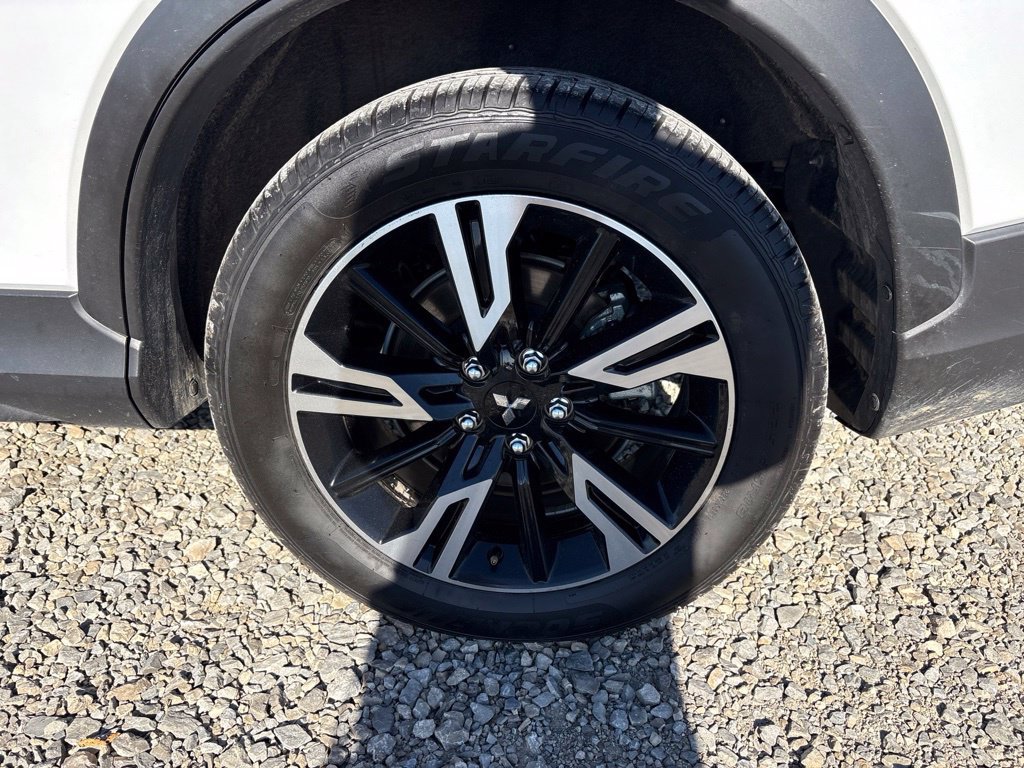 Used 2025 Mitsubishi Eclipse Cross AWD image 6