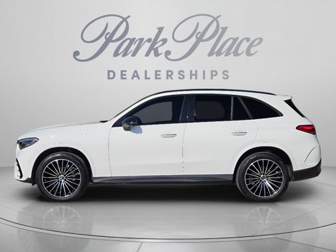 Used 2025 Mercedes-Benz GLC 300 image 2