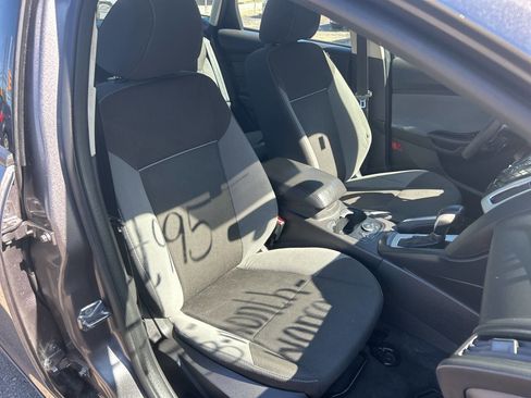 Used 2013 Ford Focus SE w/ SE Winter Pkg image 21