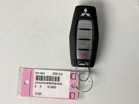 Used 2022 Mitsubishi Outlander SE image 10