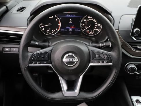 Used 2024 Nissan Altima 2.5 SV image 20