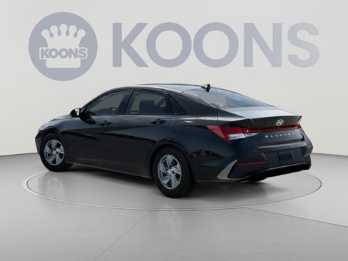 New 2026 Hyundai Elantra SE FWD image 7