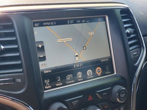 Used 2015 Jeep Grand Cherokee Limited image 15