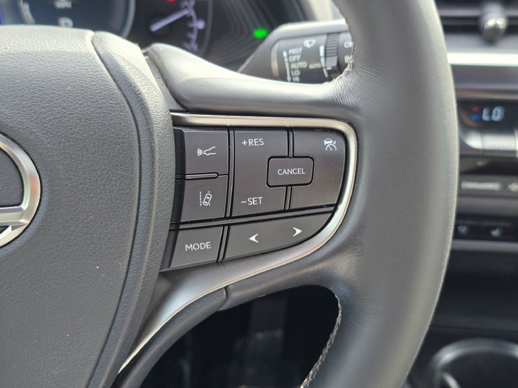 Used 2020 Lexus UX 250h w/ Premium Package AWD/4WD image 28