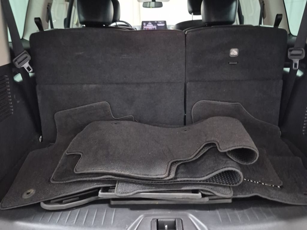 Used 2022 Nissan Armada SL w/ Captain's Chairs Package RWD image 5