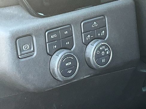 Used 2024 Chevrolet Silverado 1500 RST w/ Convenience Package II AWD/4WD image 10
