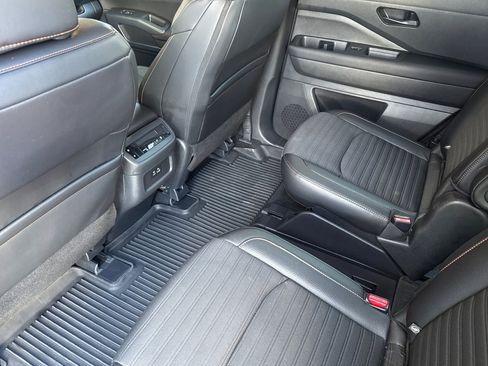 Used 2025 Nissan Pathfinder Rock Creek AWD/4WD image 13