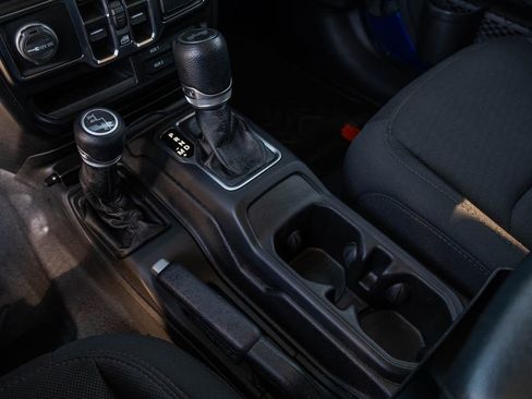 Used 2020 Jeep Wrangler Unlimited Sport image 19