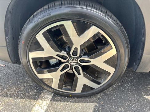 Certified 2023 Volkswagen Taos SEL AWD/4WD image 27