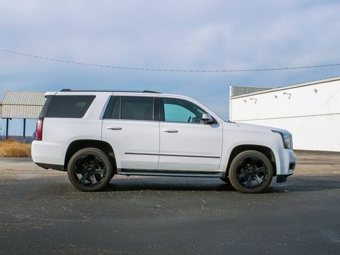 Used 2018 GMC Yukon Denali image 3