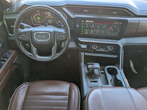 Used 2023 GMC Sierra 1500 Denali Ultimate AWD/4WD image 10
