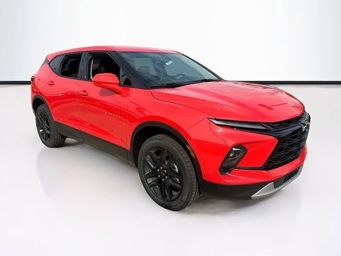 New 2026 Chevrolet Blazer LT w/ LPO, Black Grille Bar Package FWD image 3