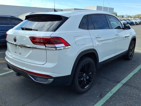 Certified 2023 Volkswagen Atlas Cross Sport SE w/ Panoramic Sunroof Package image 3