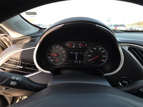 Used 2025 Chevrolet Malibu LT image 9