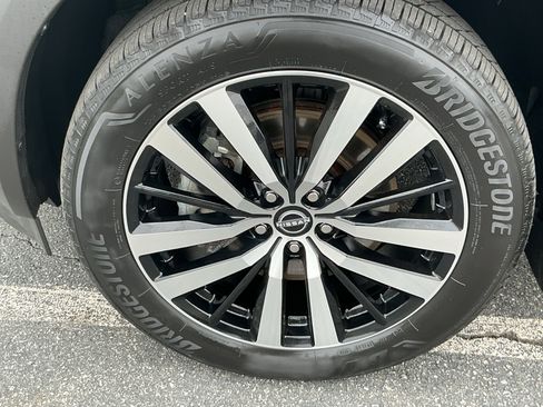 Used 2024 Nissan Pathfinder Platinum w/ Cargo Package image 10