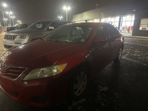Used 2010 Toyota Camry LE image 8