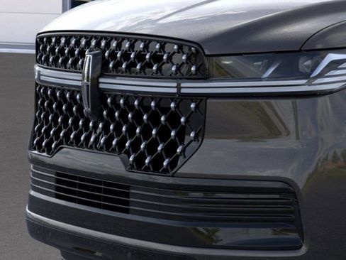 New 2025 Lincoln Navigator Black Label image 17