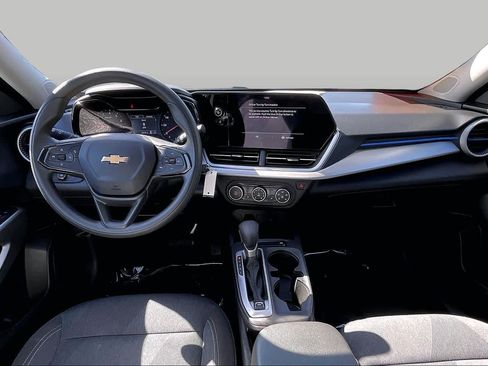 Used 2024 Chevrolet Trax LS w/ LS Convenience Package FWD image 15