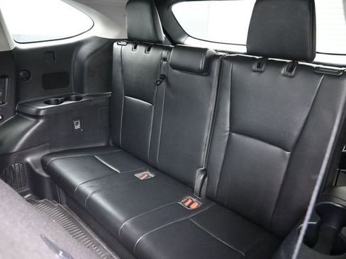 Used 2023 Toyota Highlander XLE AWD/4WD image 22