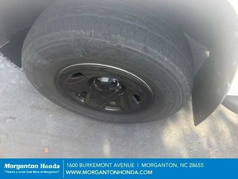 Used 2020 Toyota Tacoma SR w/ SR Convenience Package RWD image 10