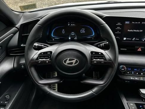 Used 2025 Hyundai Elantra Sport FWD image 25