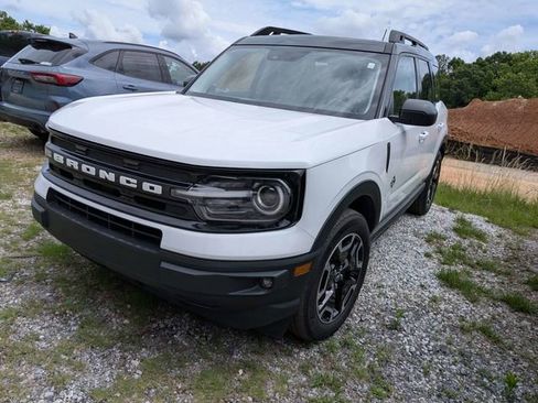 Used 2022 Ford Bronco Sport Outer Banks w/ Tech Package AWD/4WD image 2