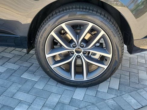 New 2026 Land Rover Range Rover Long Wheelbase SE AWD/4WD image 14