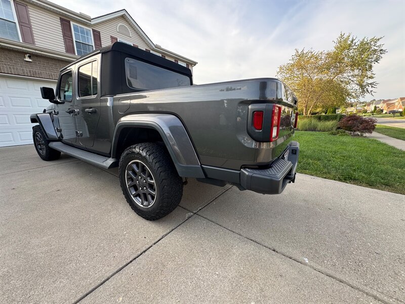 Used 2020 Jeep Gladiator Overland w/ Cold Weather Group AWD/4WD image 9
