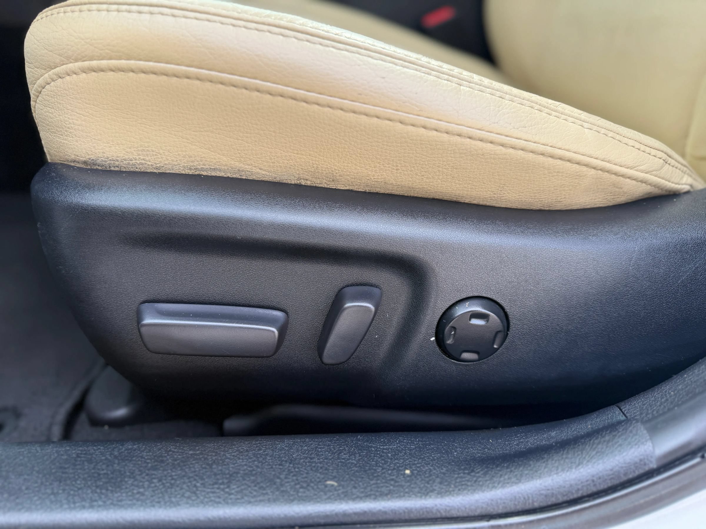 Used 2018 Toyota Avalon XLE Premium FWD image 19